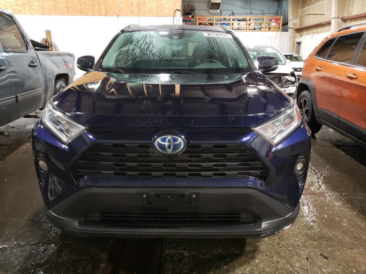 2020 TOYOTA RAV4 XLE - Image 5