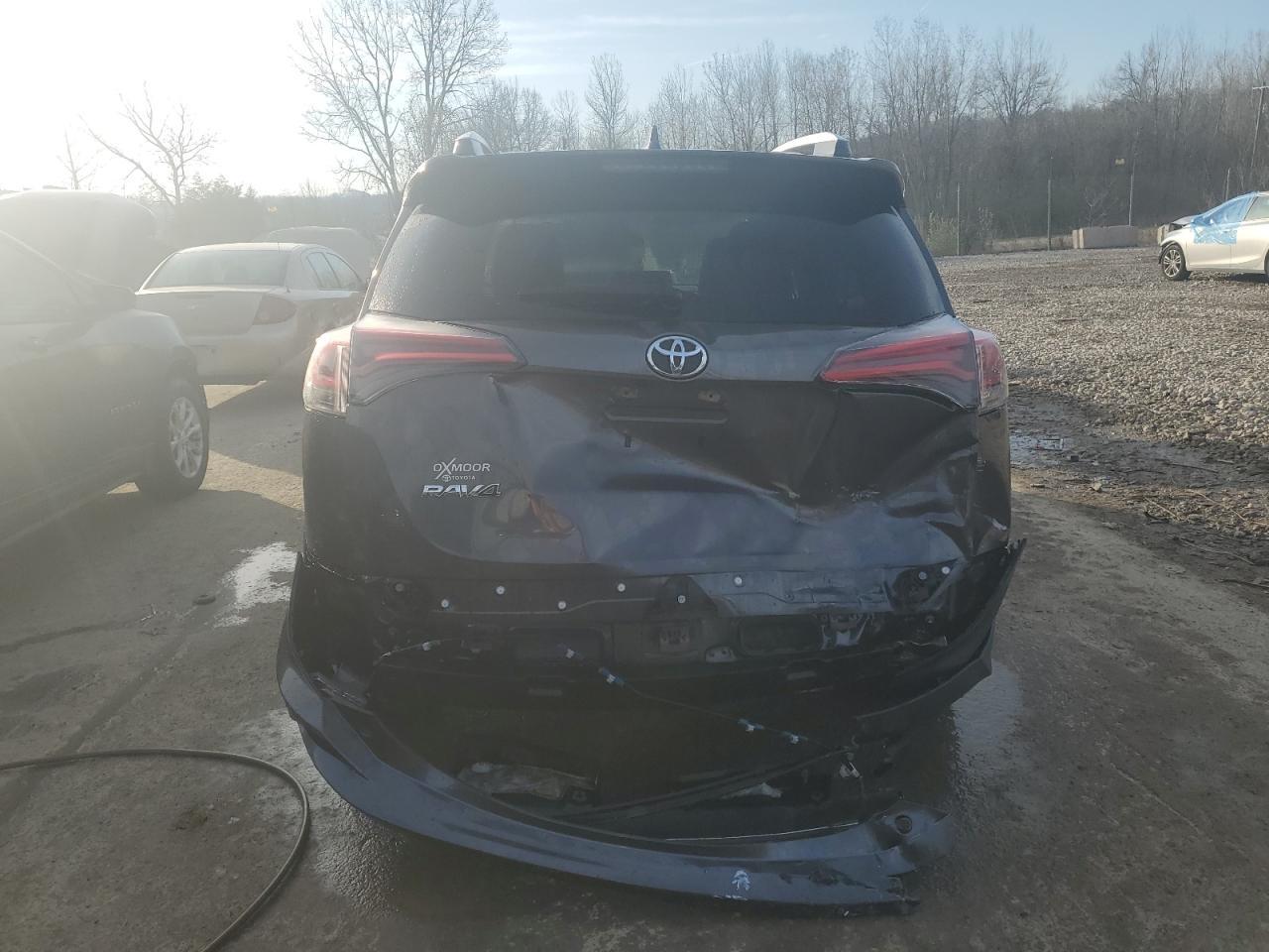 2016 TOYOTA RAV4 XLE - Image 6