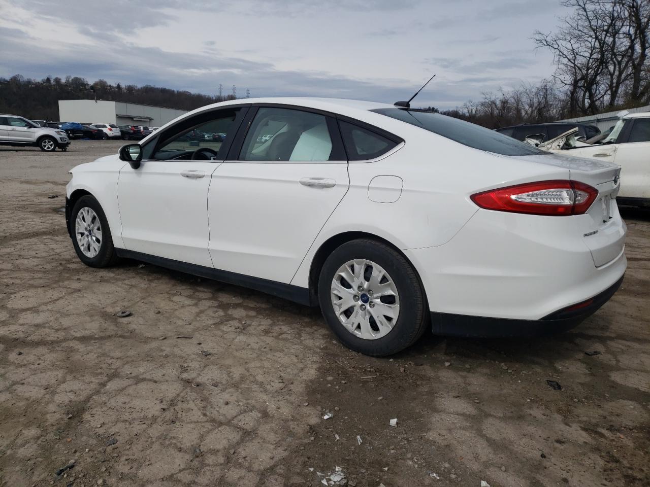 2013 FORD FUSION S - Image 2