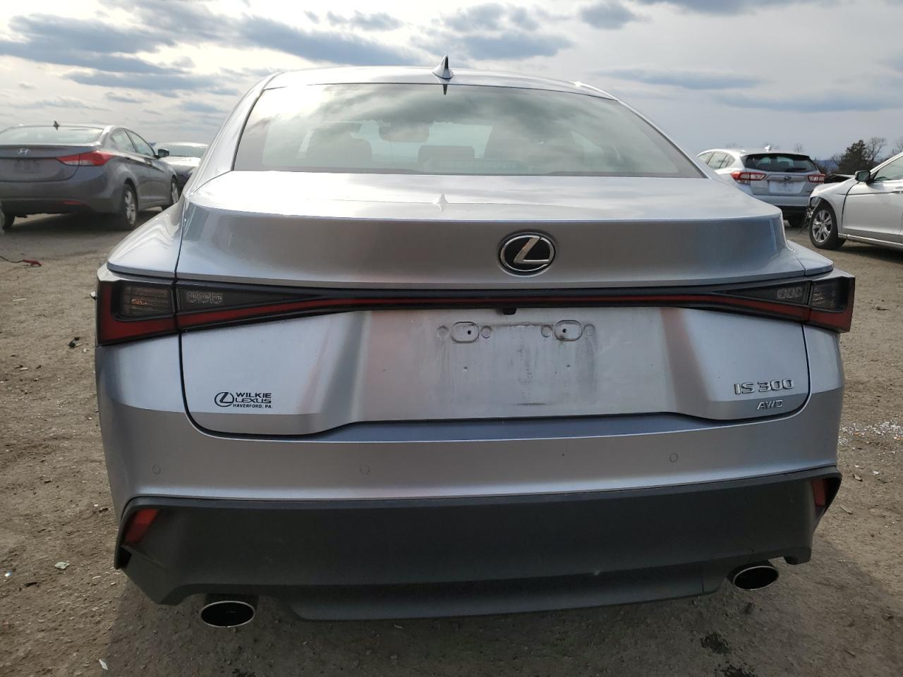 2021 LEXUS IS 300 - Image 6