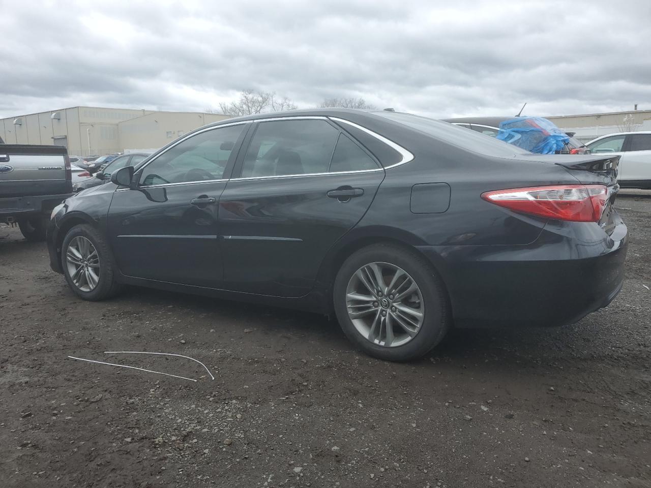 2016 TOYOTA CAMRY LE - Image 2