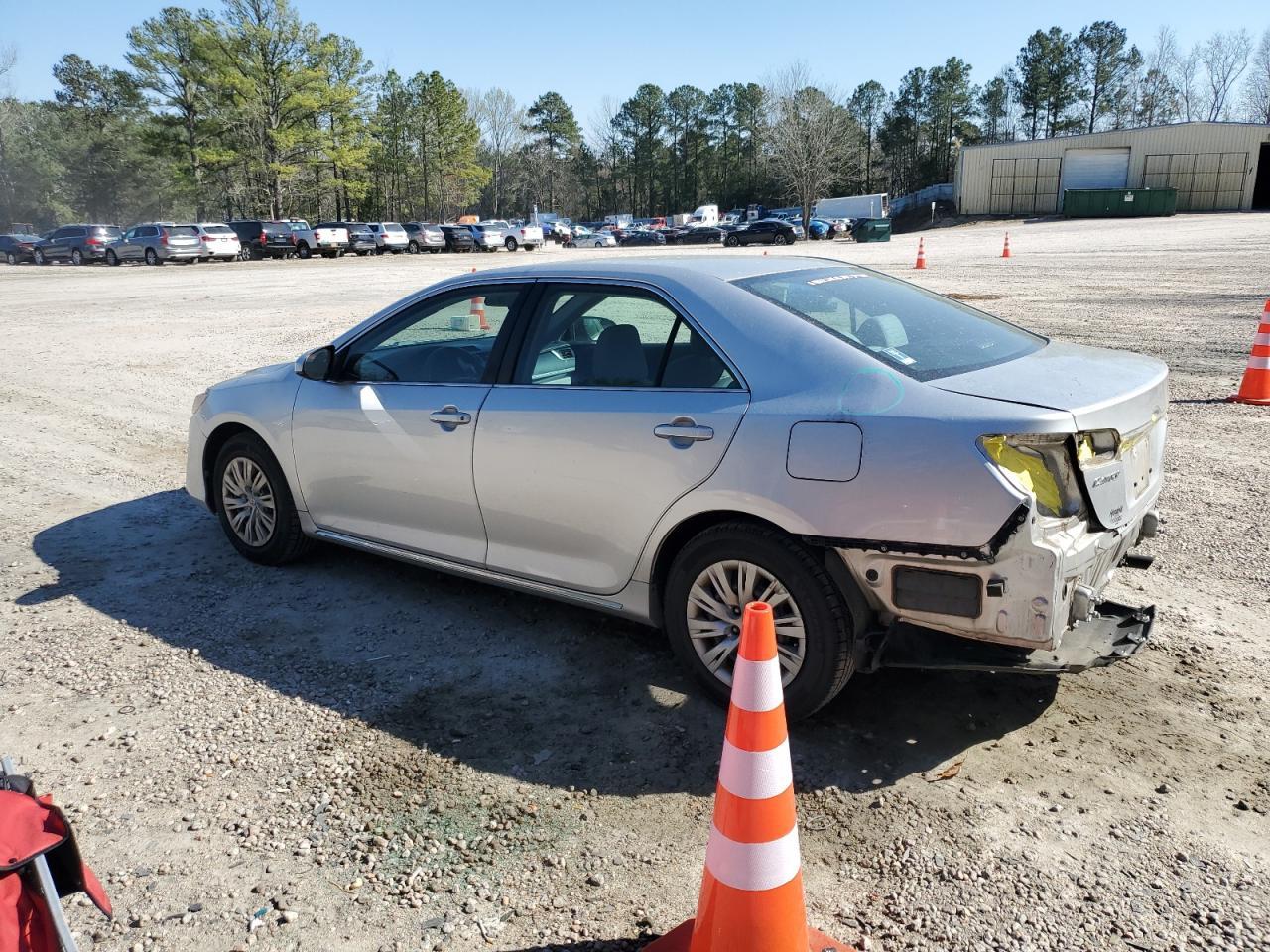 2014 TOYOTA CAMRY L - Фото 2