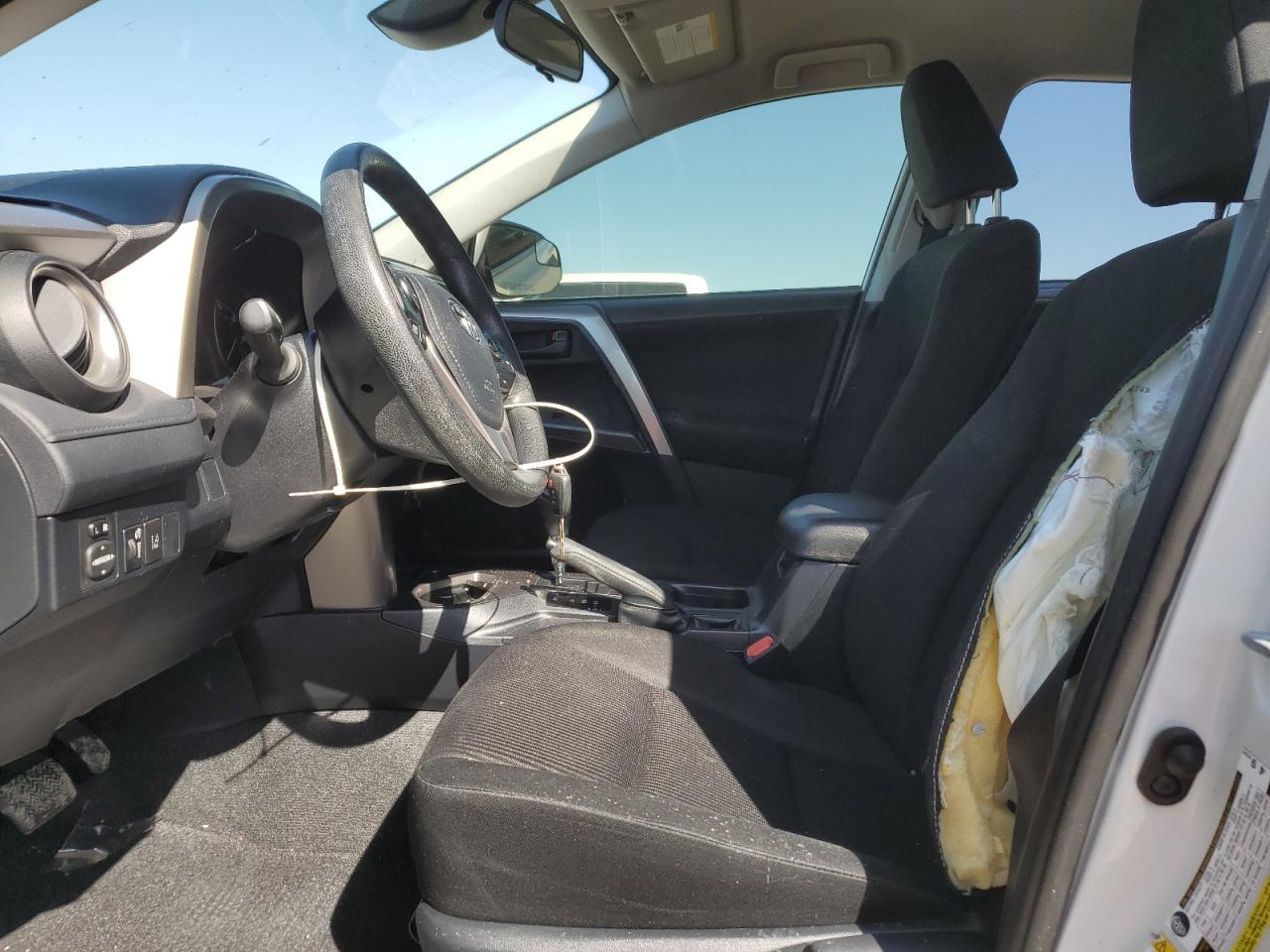 2018 TOYOTA RAV4 LE - Фото 7