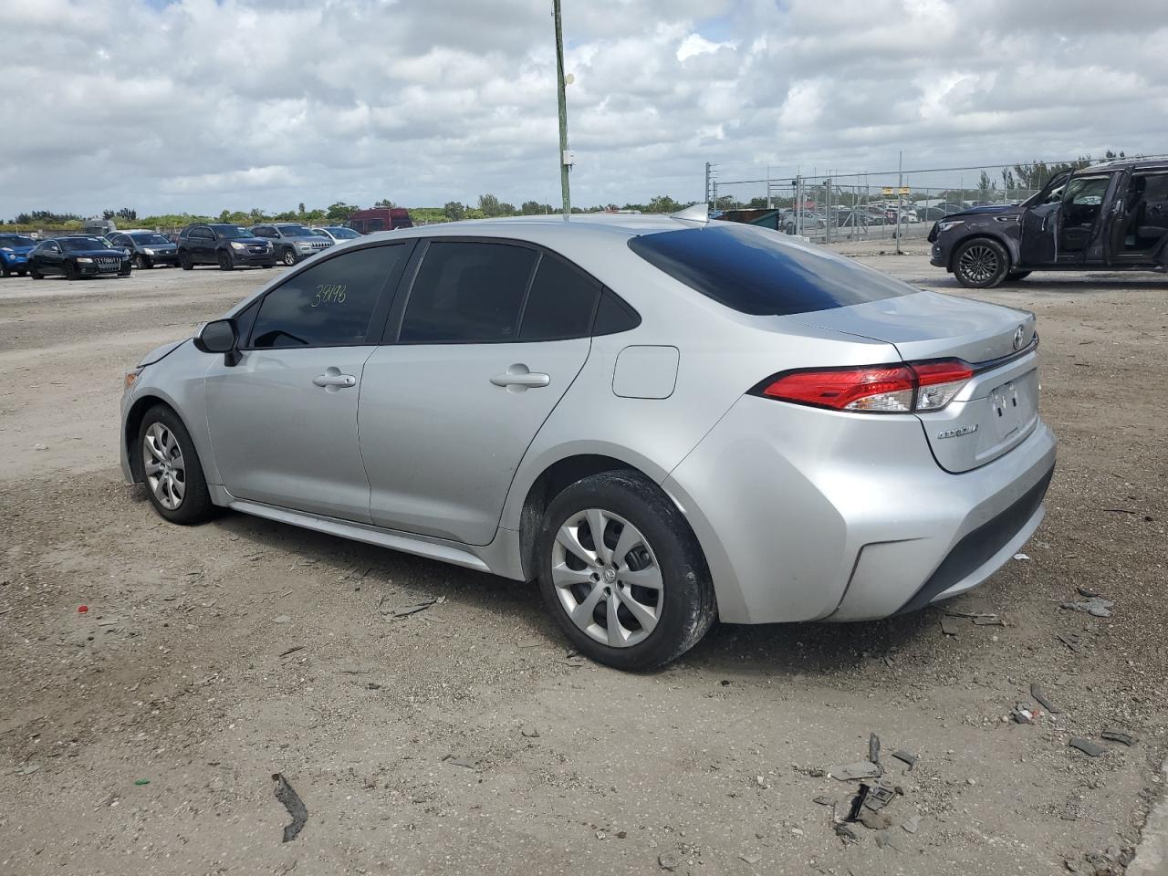 2022 TOYOTA COROLLA LE - Image 2
