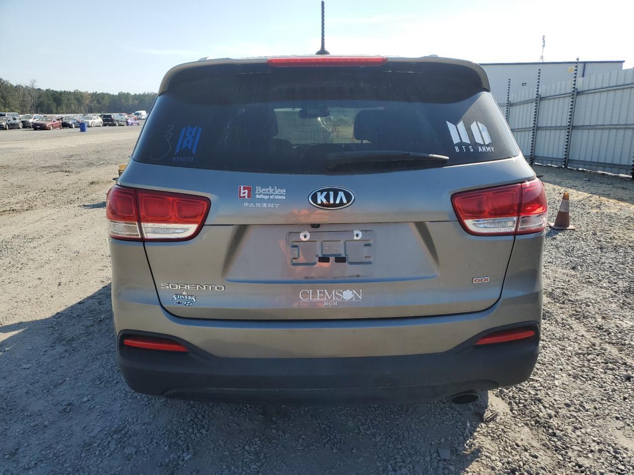 2017 KIA SORENTO LX - Фото 6