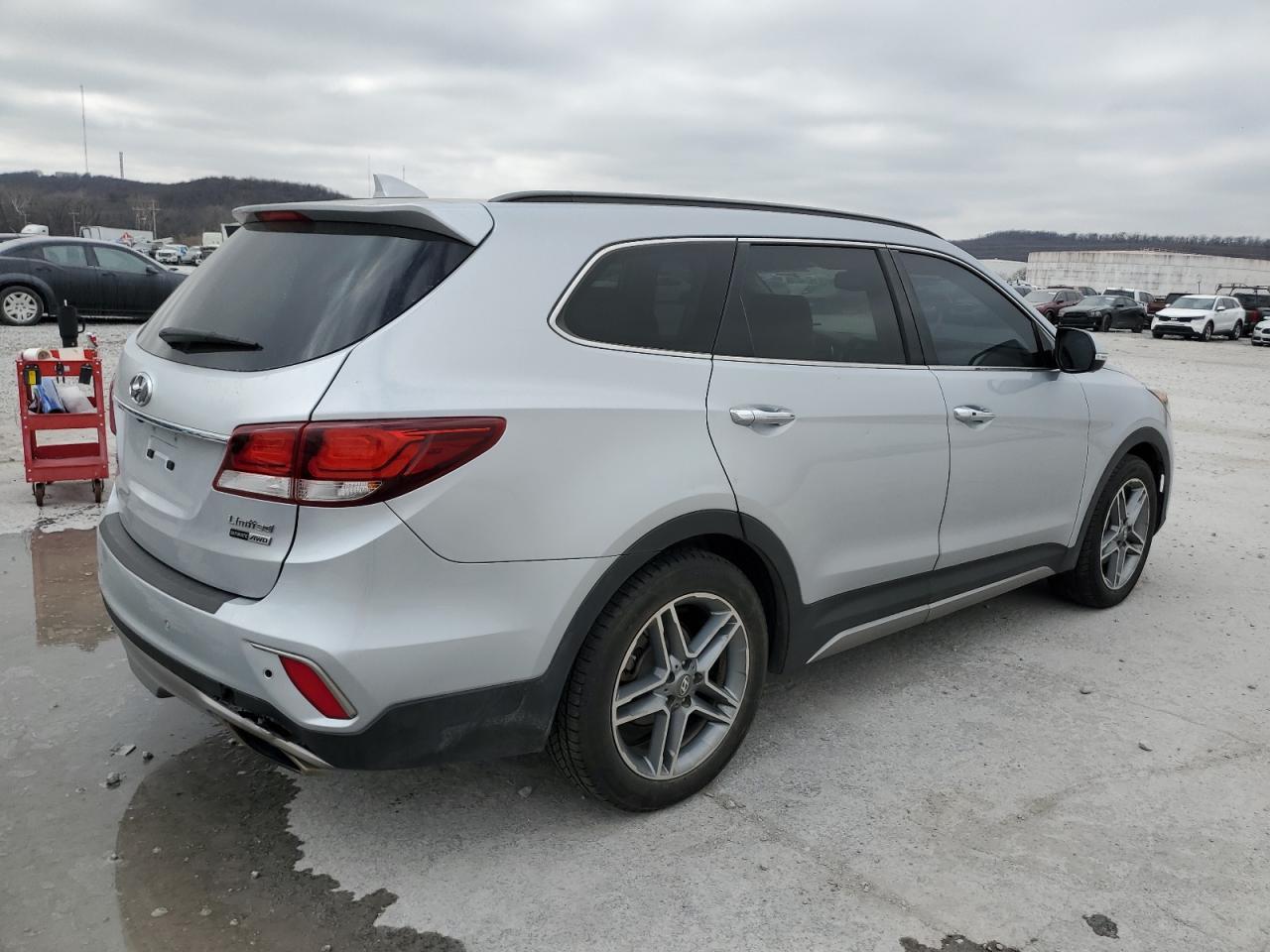 2017 HYUNDAI SANTA FE S - Image 3