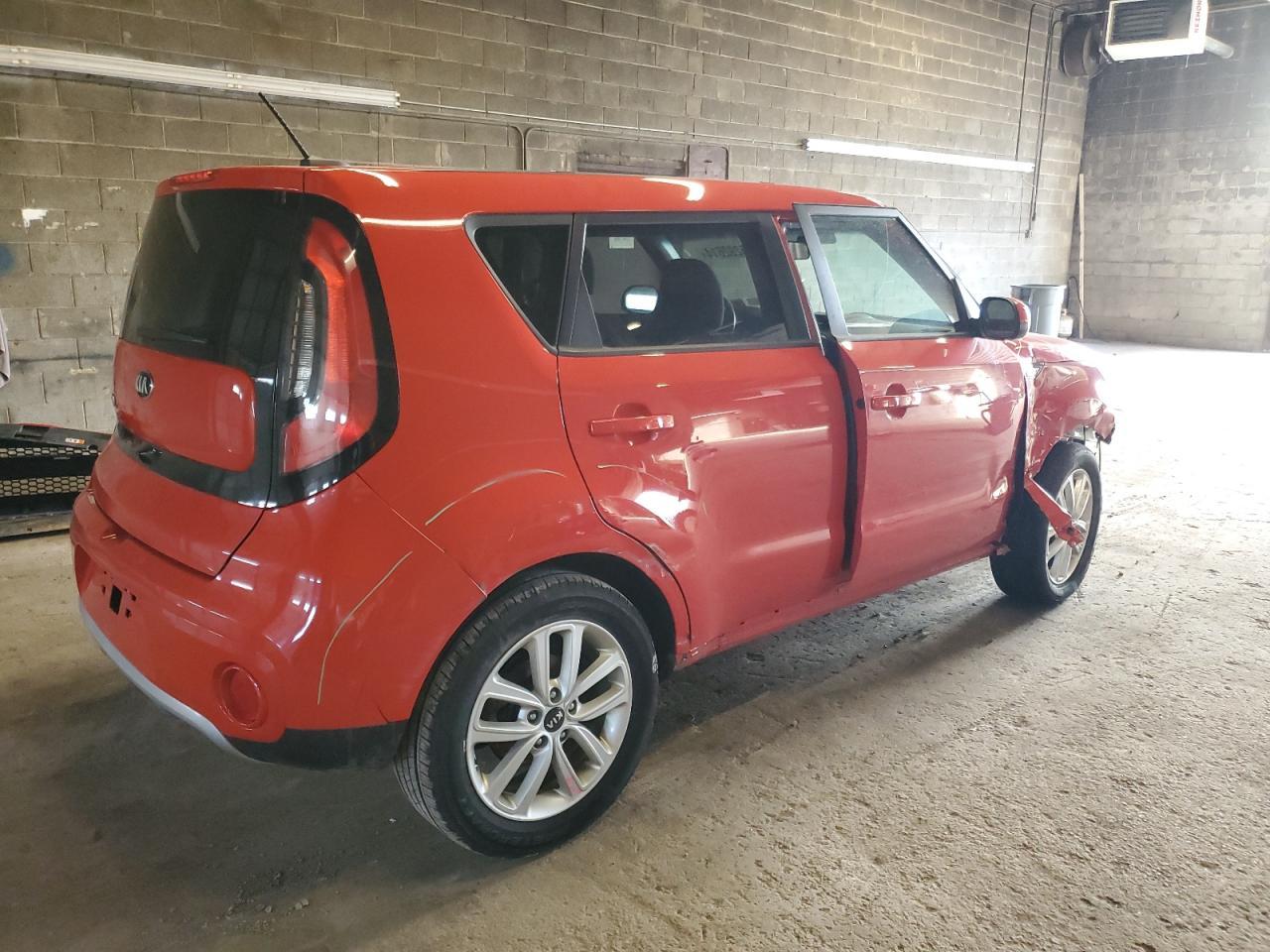 2019 KIA SOUL + - Image 3