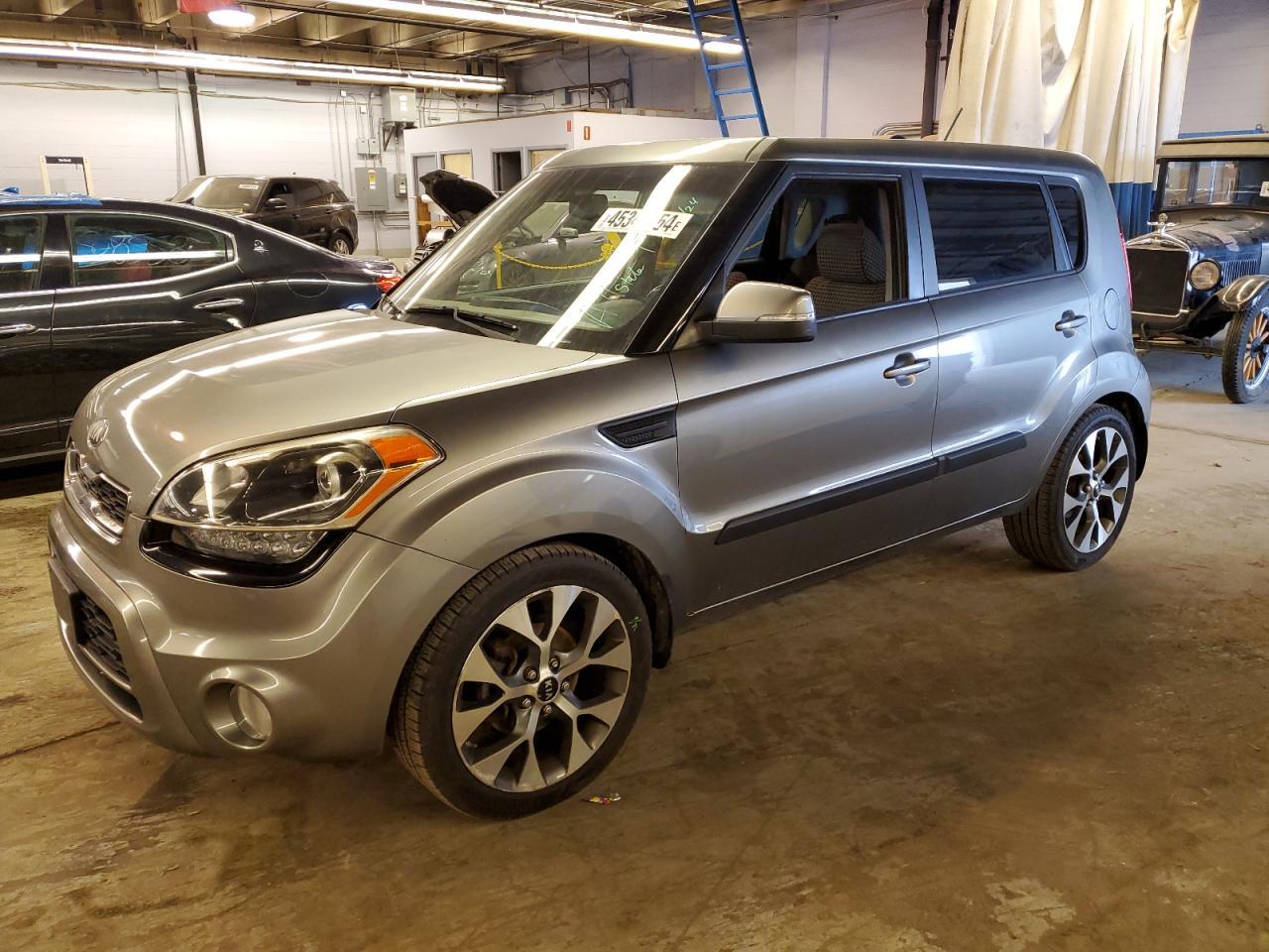2013 KIA SOUL +