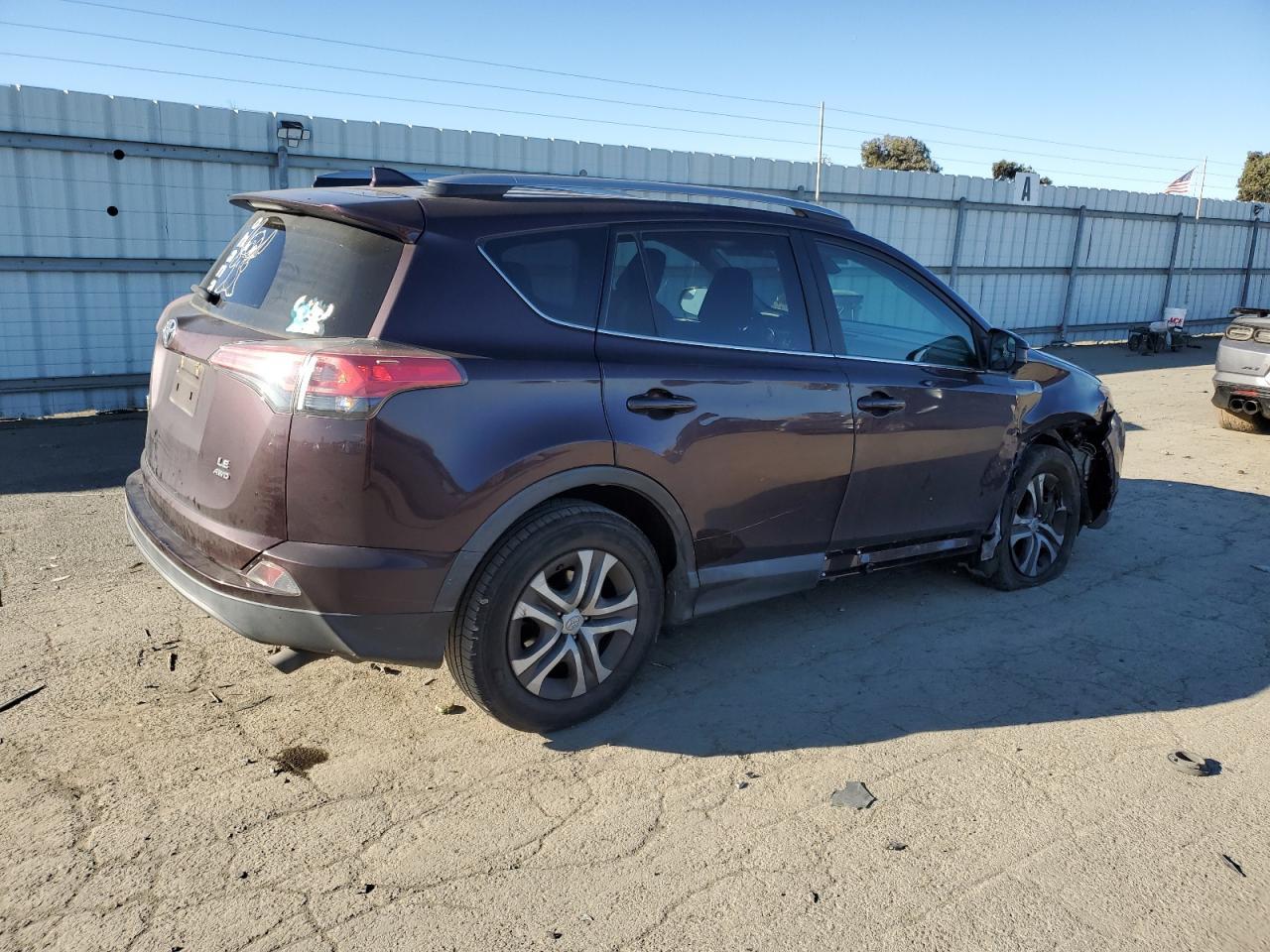 2017 TOYOTA RAV4 LE - Фото 3