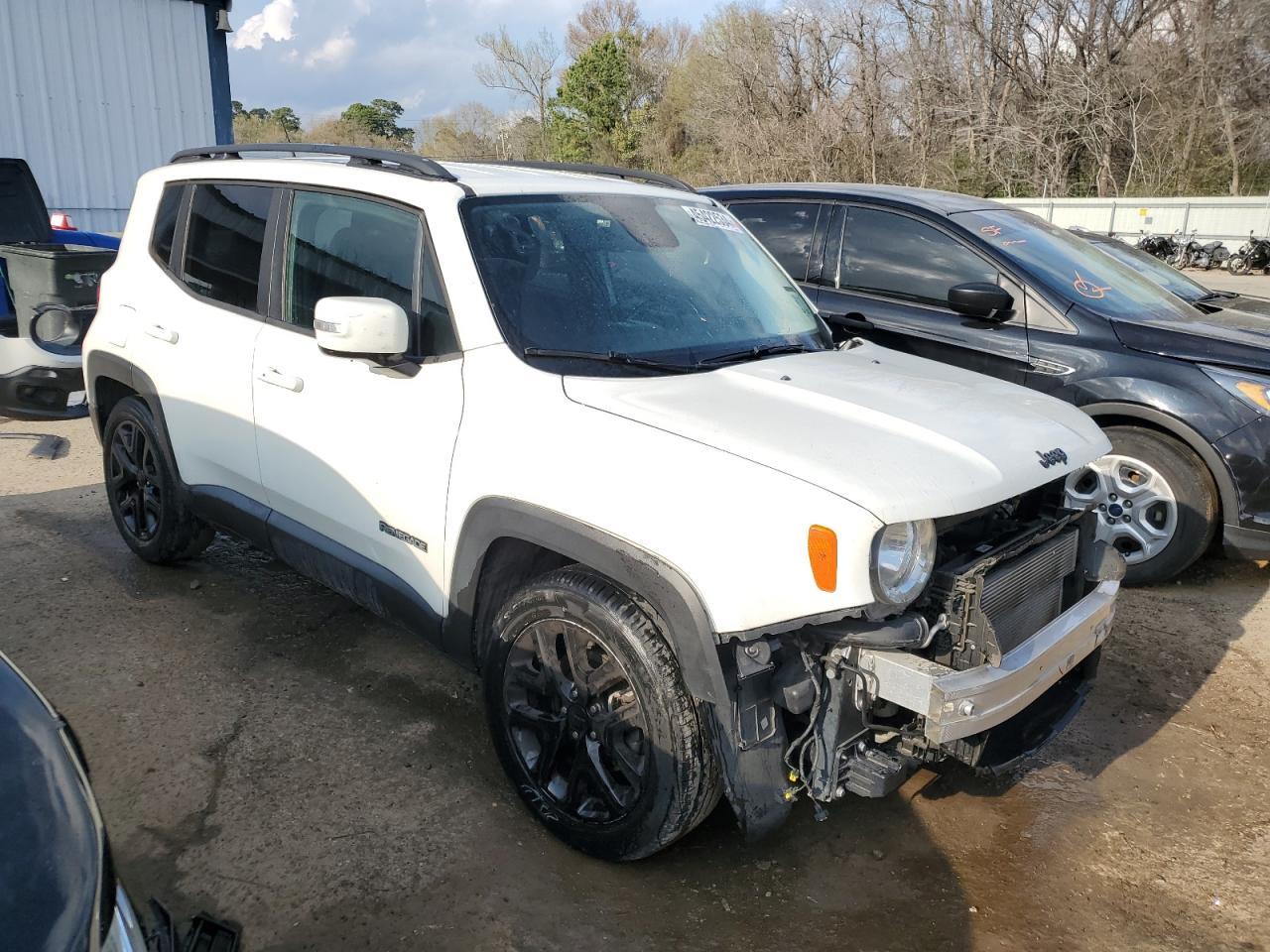 2017 JEEP RENEGADE L - Image 4