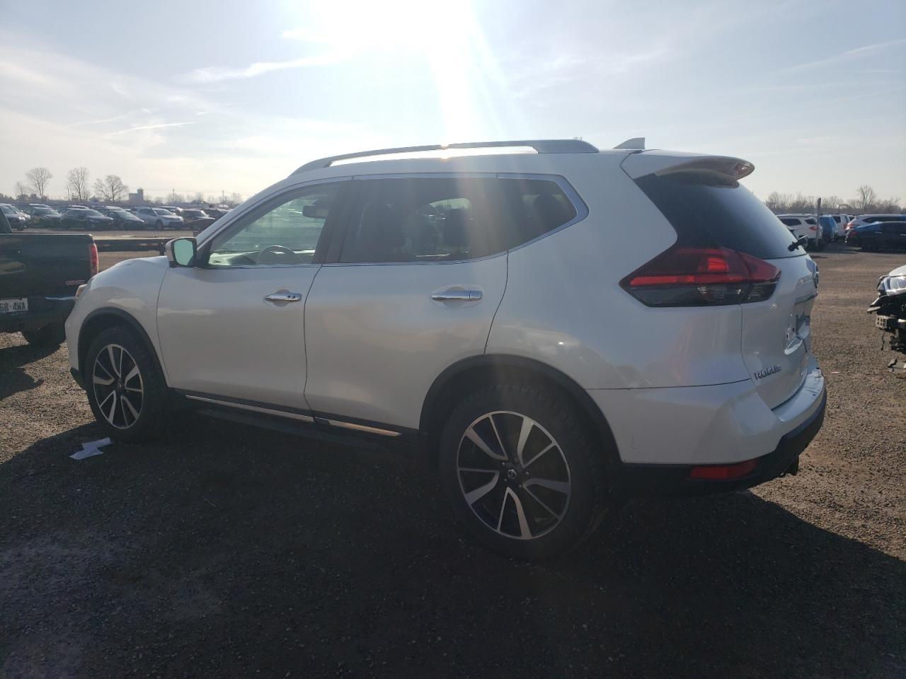 2017 NISSAN ROGUE SV - Фото 2