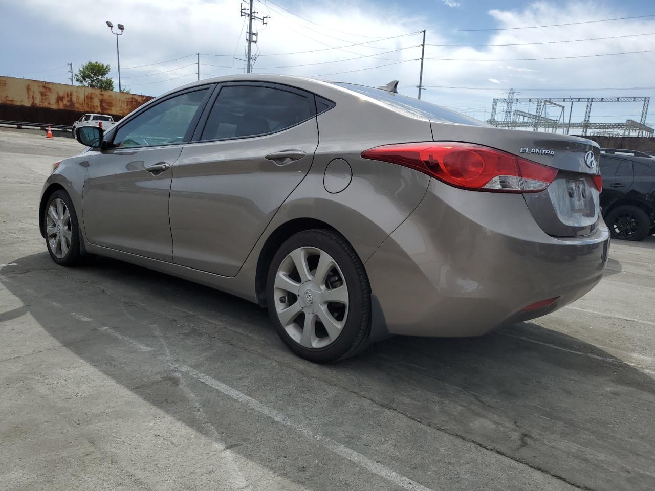 2013 HYUNDAI ELANTRA GL - Image 2