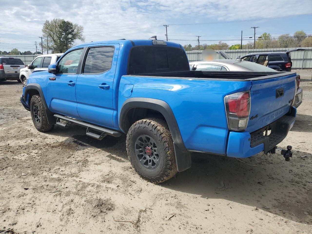 2019 TOYOTA TACOMA DOU - Фото 2