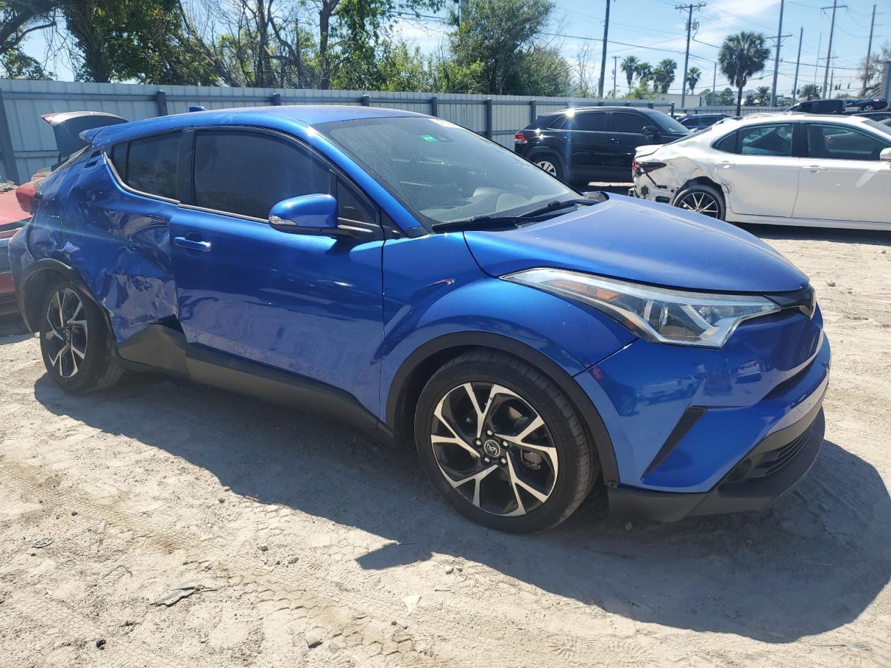 2019 TOYOTA C-HR XLE - Фото 4