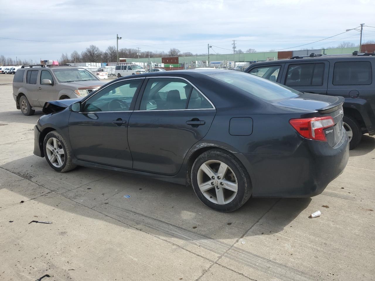 2014 TOYOTA CAMRY L - Image 2