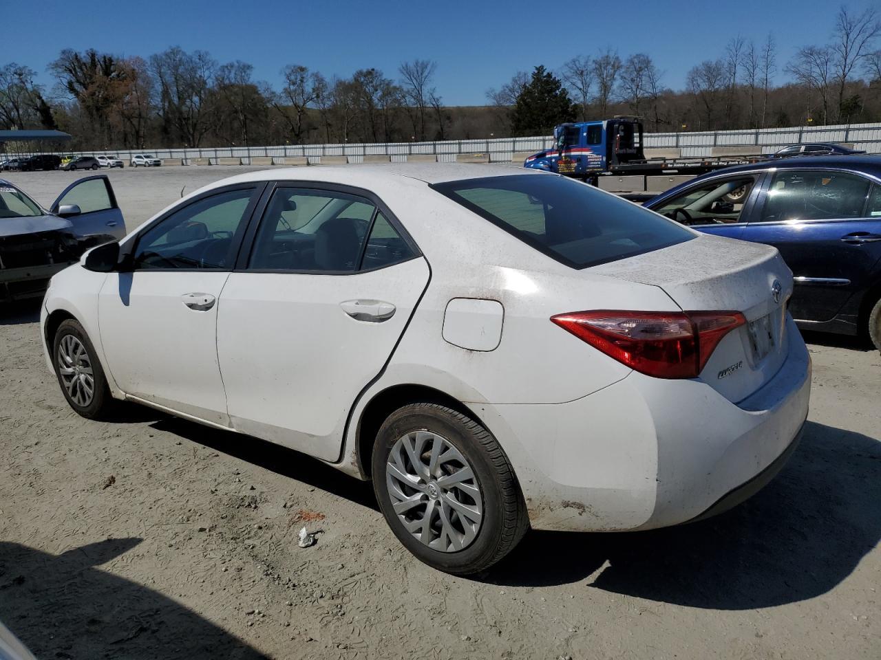 2019 TOYOTA COROLLA L - Фото 2