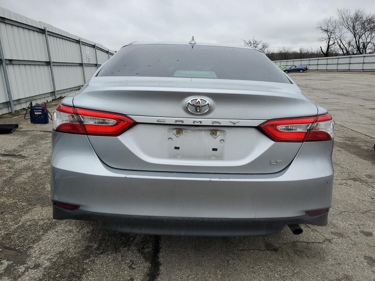 2020 TOYOTA CAMRY LE - Фото 6