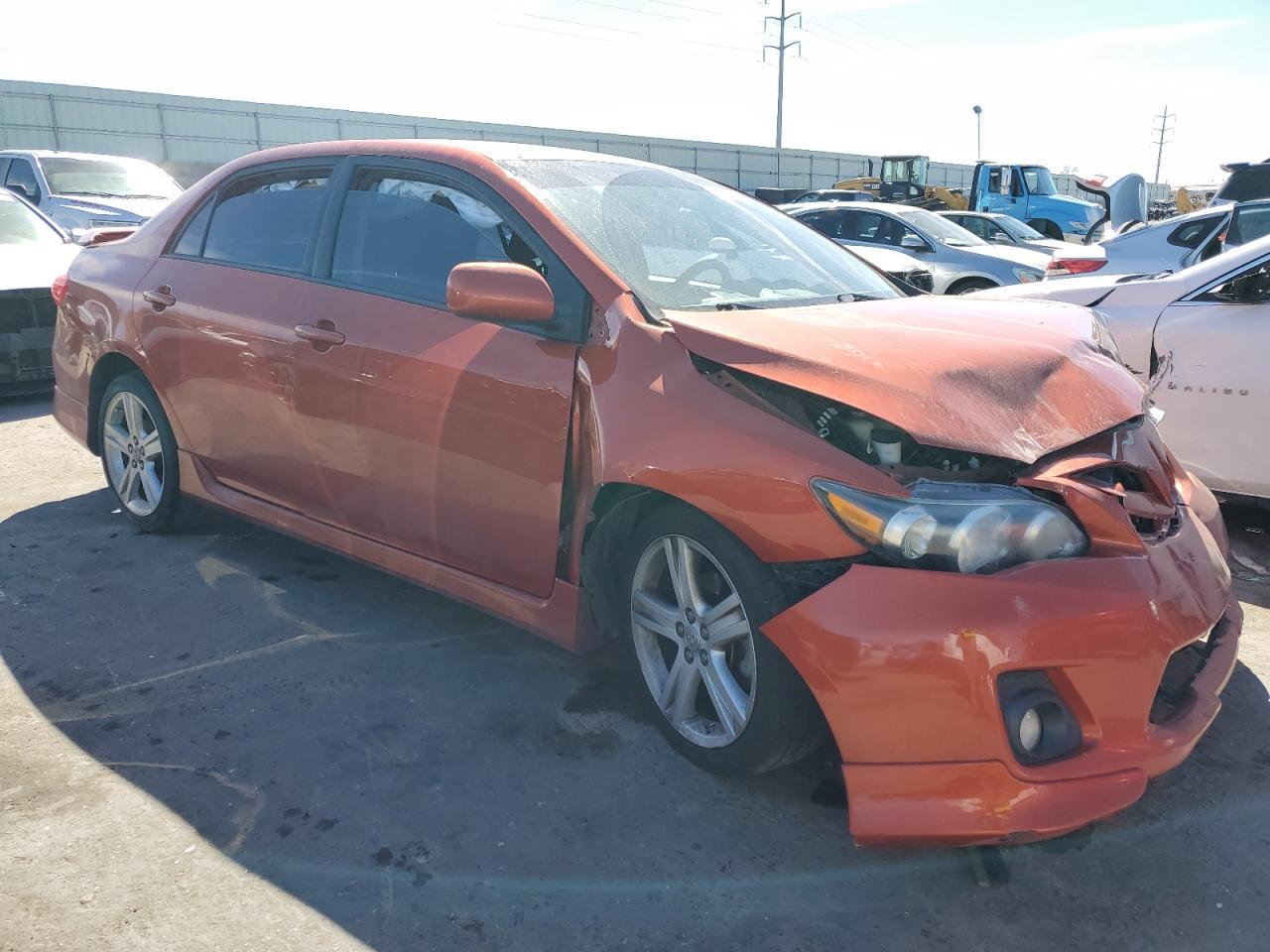 2013 TOYOTA COROLLA BA - Фото 4