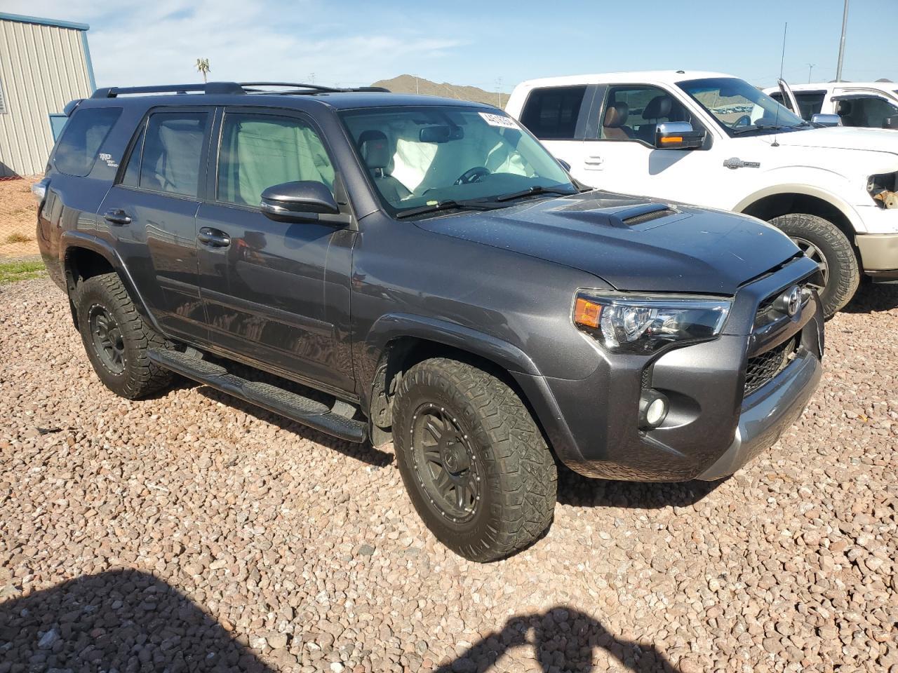 2019 TOYOTA 4RUNNER SR - Image 4