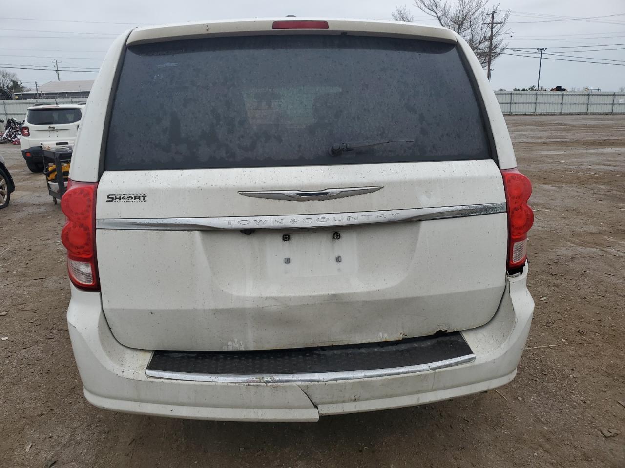 2014 CHRYSLER TOWN & COU - Image 6