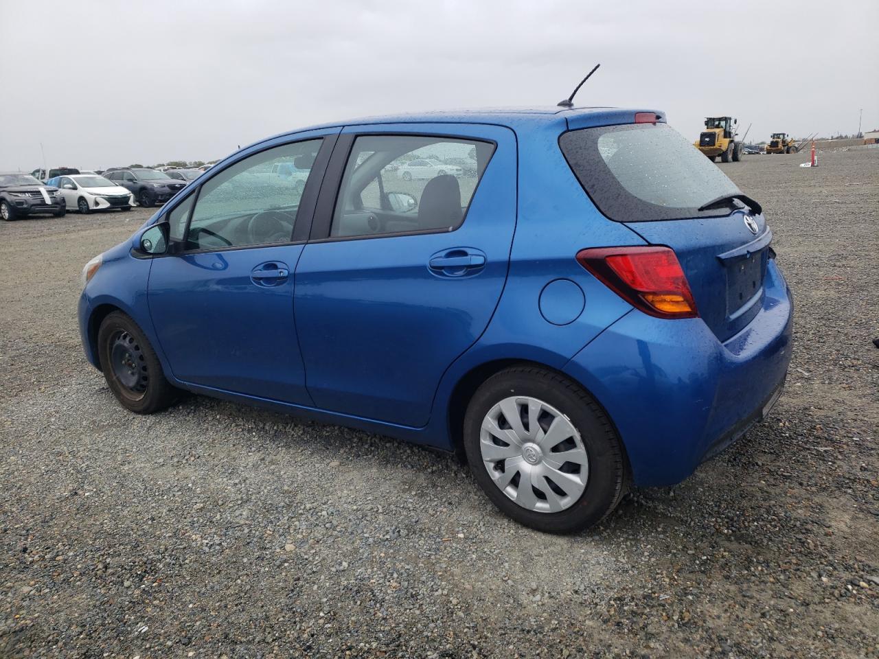 2015 TOYOTA YARIS - Фото 2