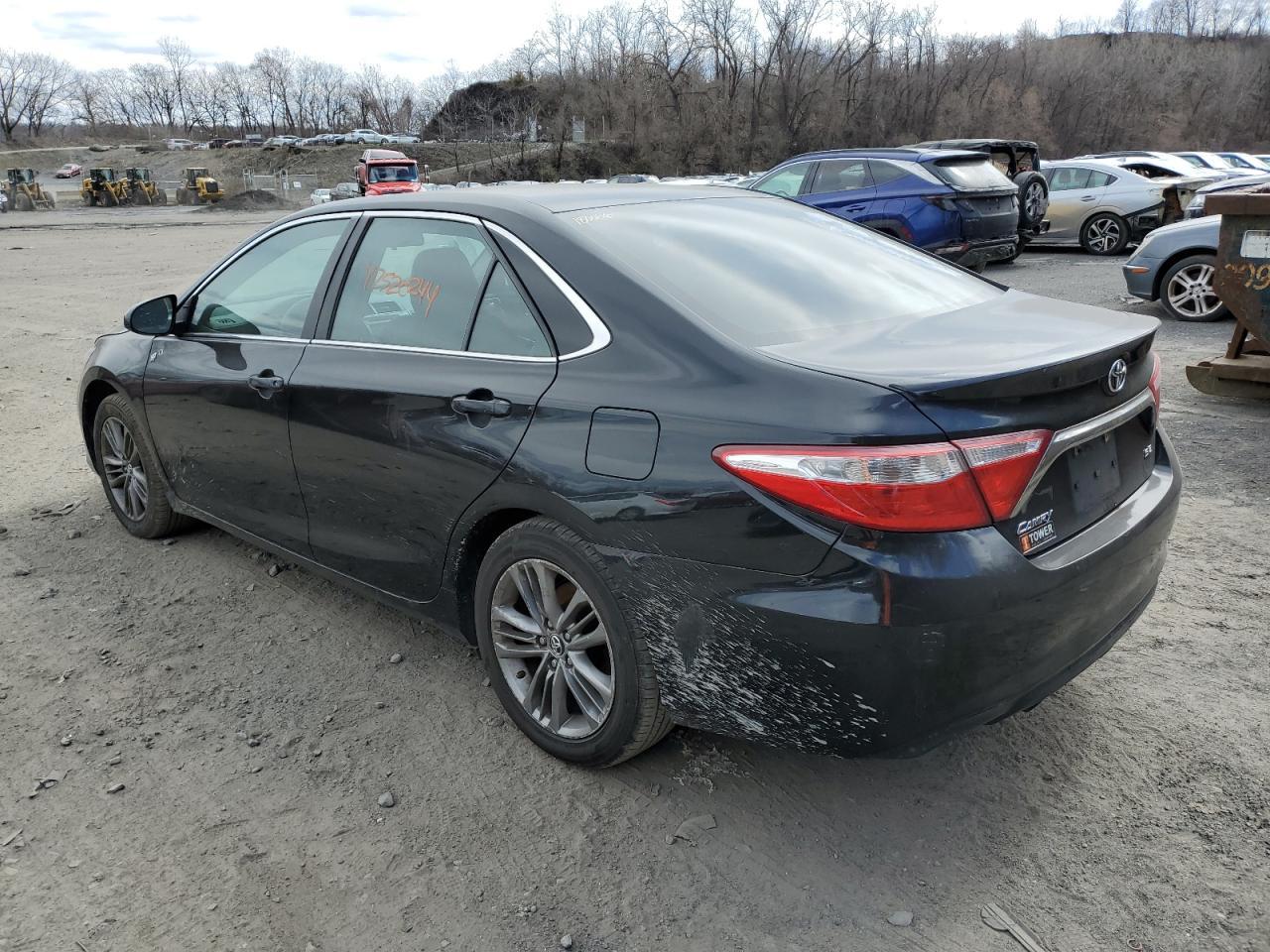 2015 TOYOTA CAMRY LE - Фото 2