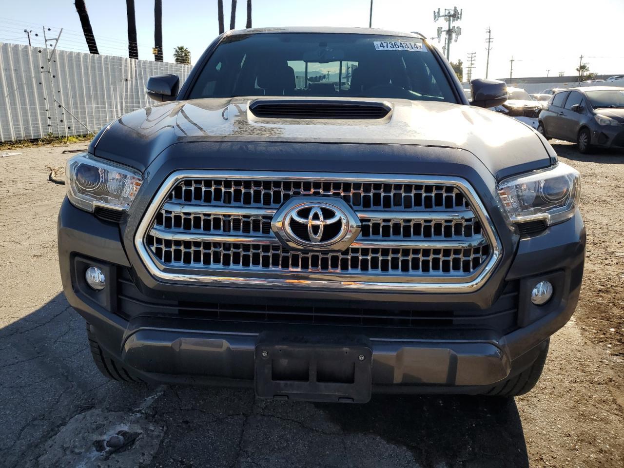 2017 TOYOTA TACOMA DOU - Фото 5
