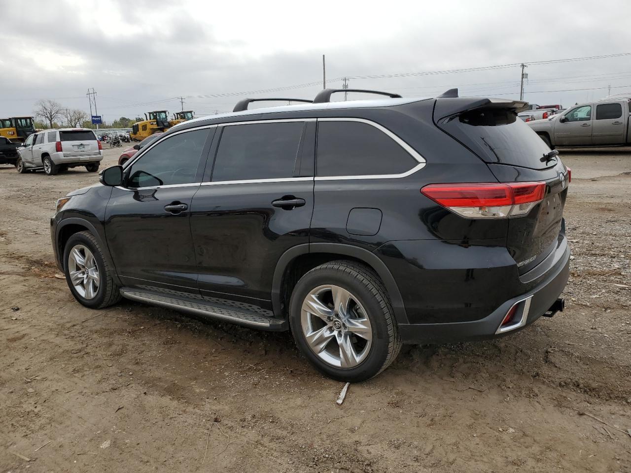 2019 TOYOTA HIGHLANDER - Image 2