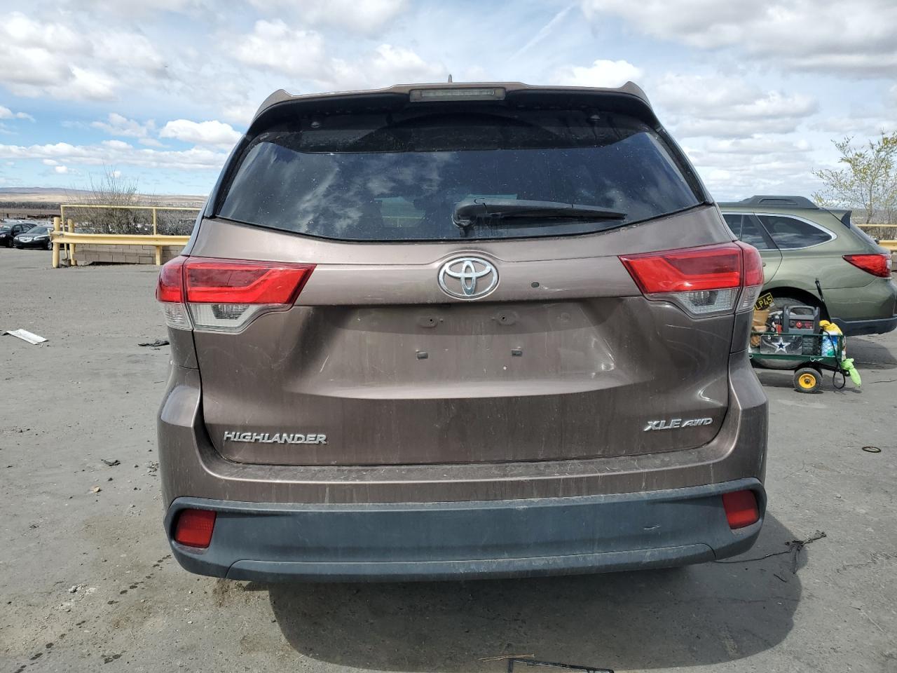 2018 TOYOTA HIGHLANDER - Фото 6