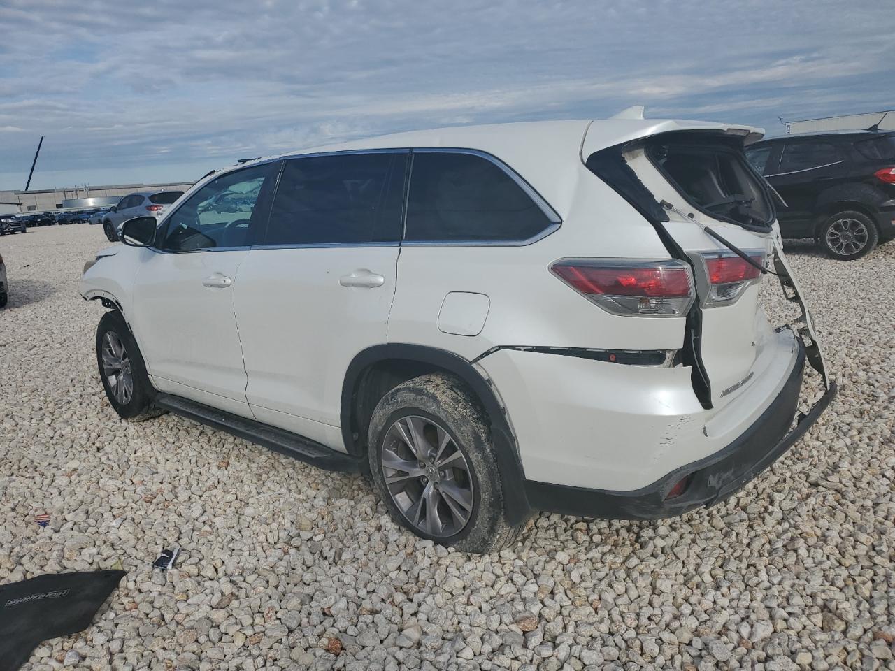 2015 TOYOTA HIGHLANDER - Фото 2