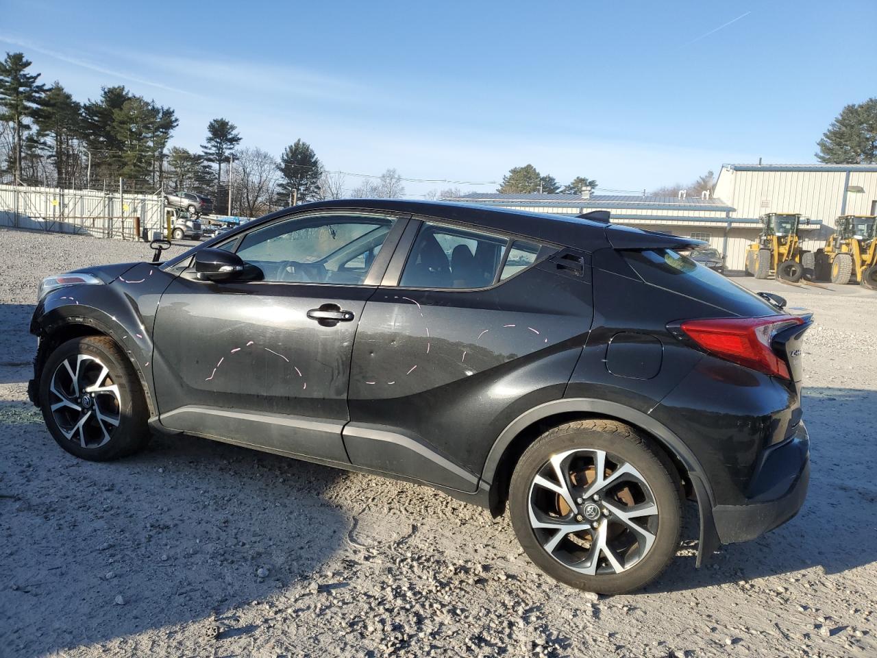 2018 TOYOTA C-HR XLE - Фото 2