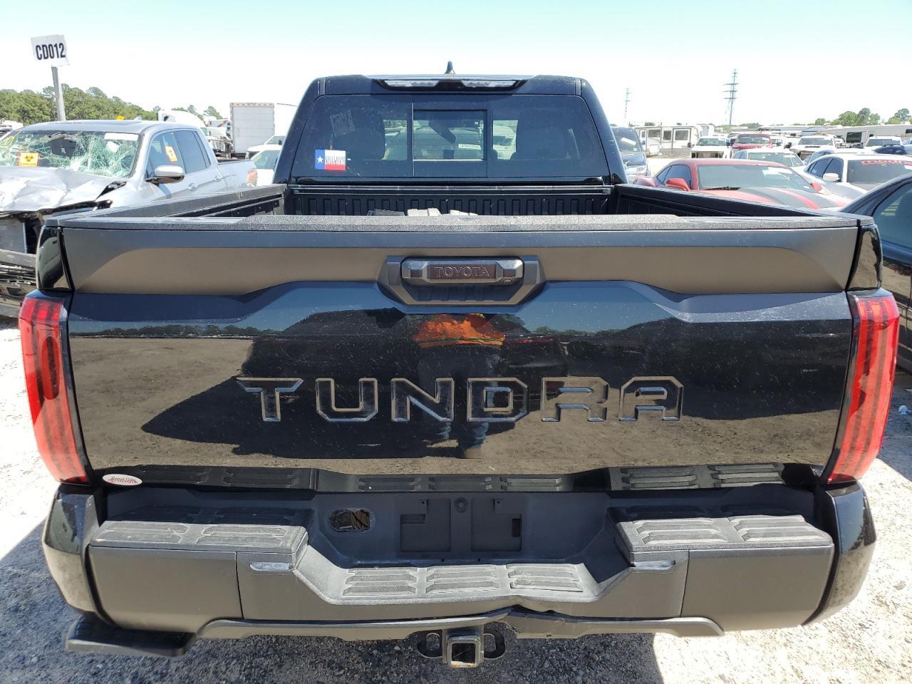 2023 TOYOTA TUNDRA DOU - Фото 6