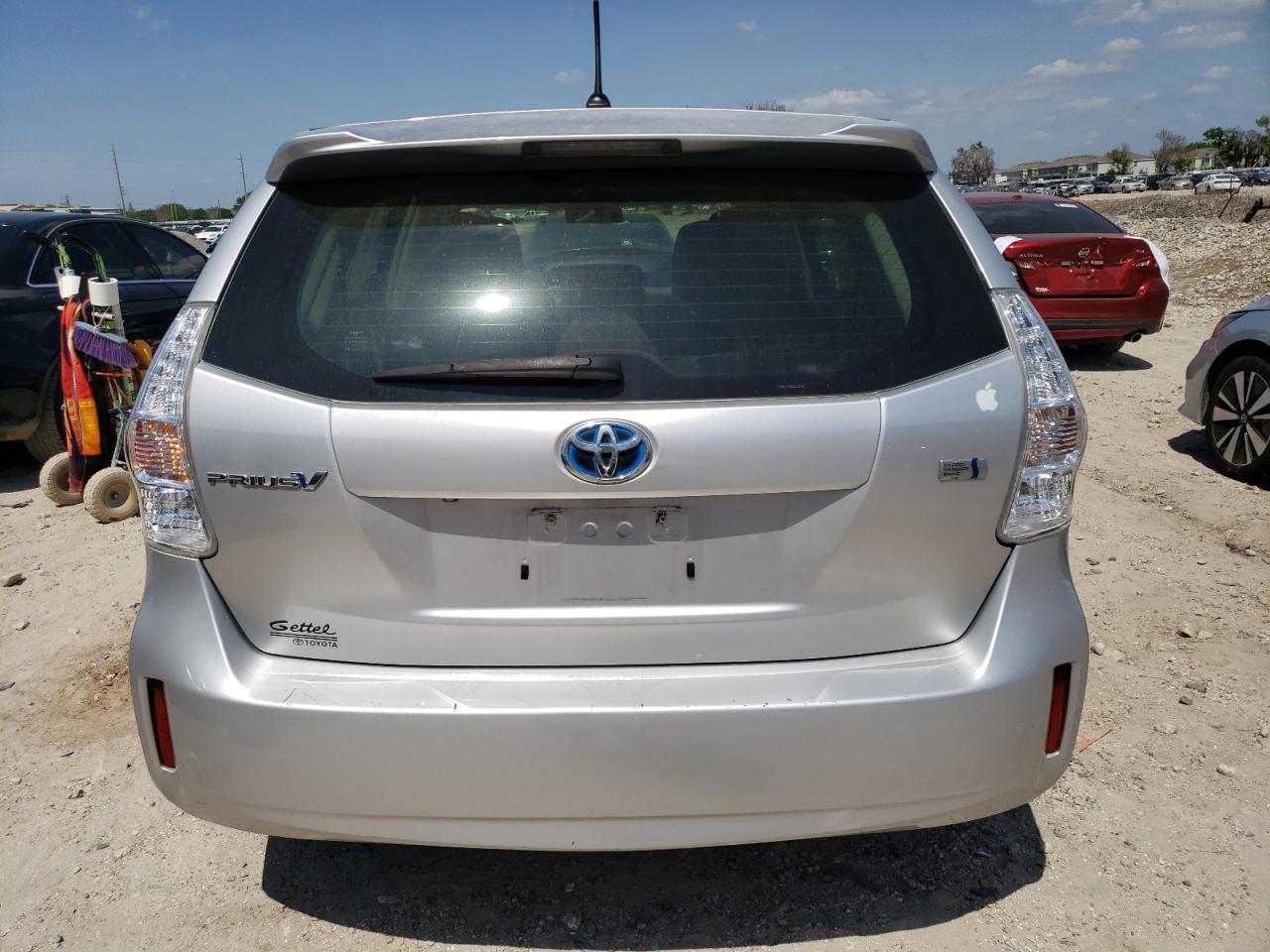 2013 TOYOTA PRIUS V - Image 6