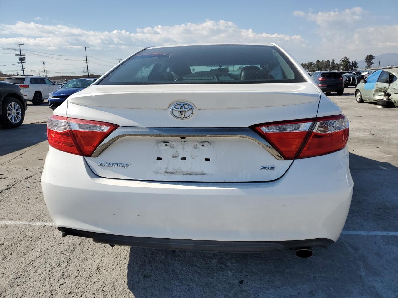 2016 TOYOTA CAMRY LE - Фото 6