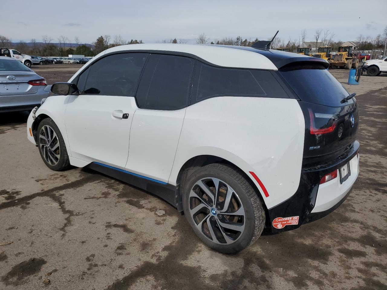 2017 BMW I3 REX - Фото 2
