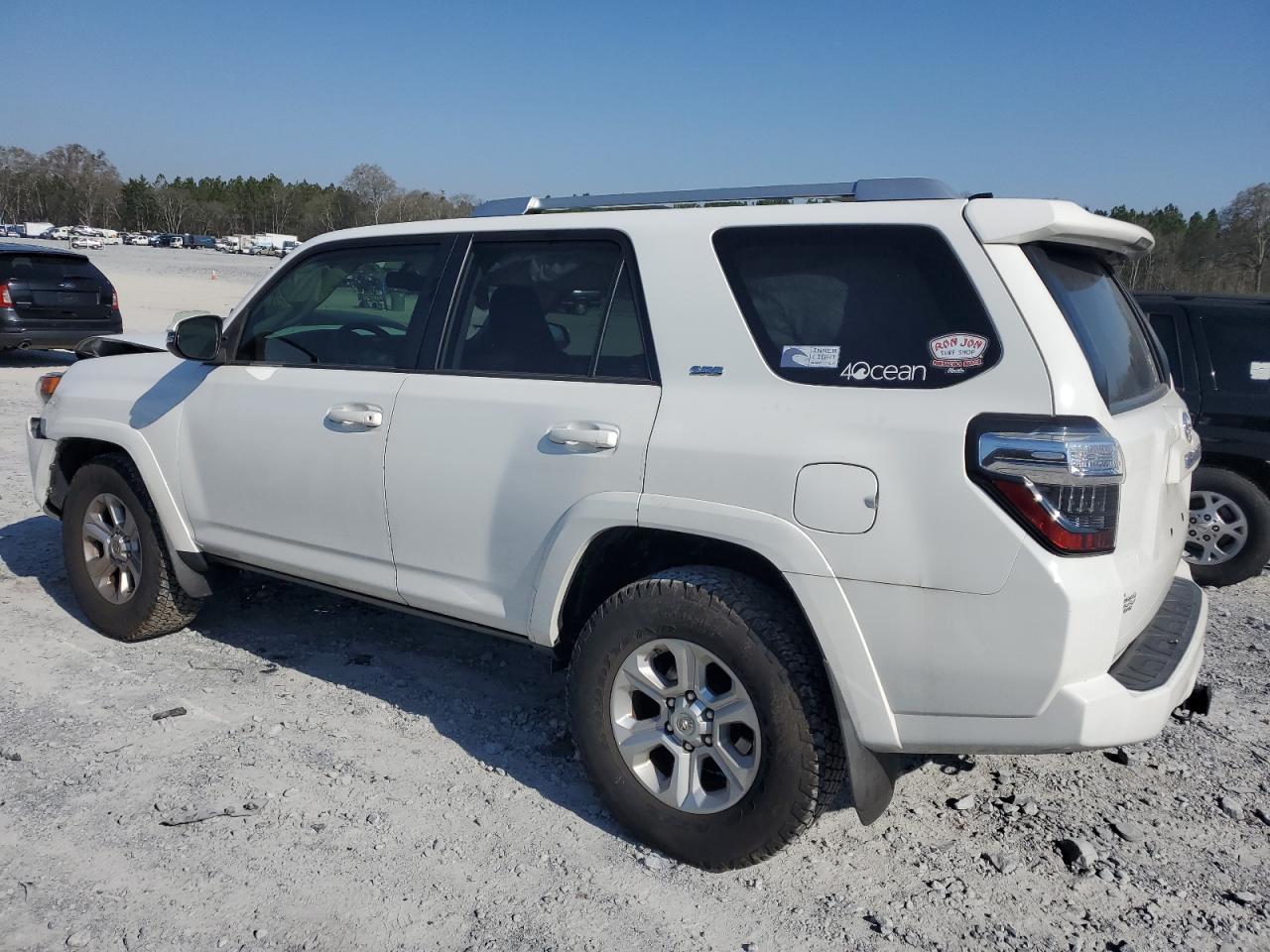 2017 TOYOTA 4RUNNER SR - Image 2