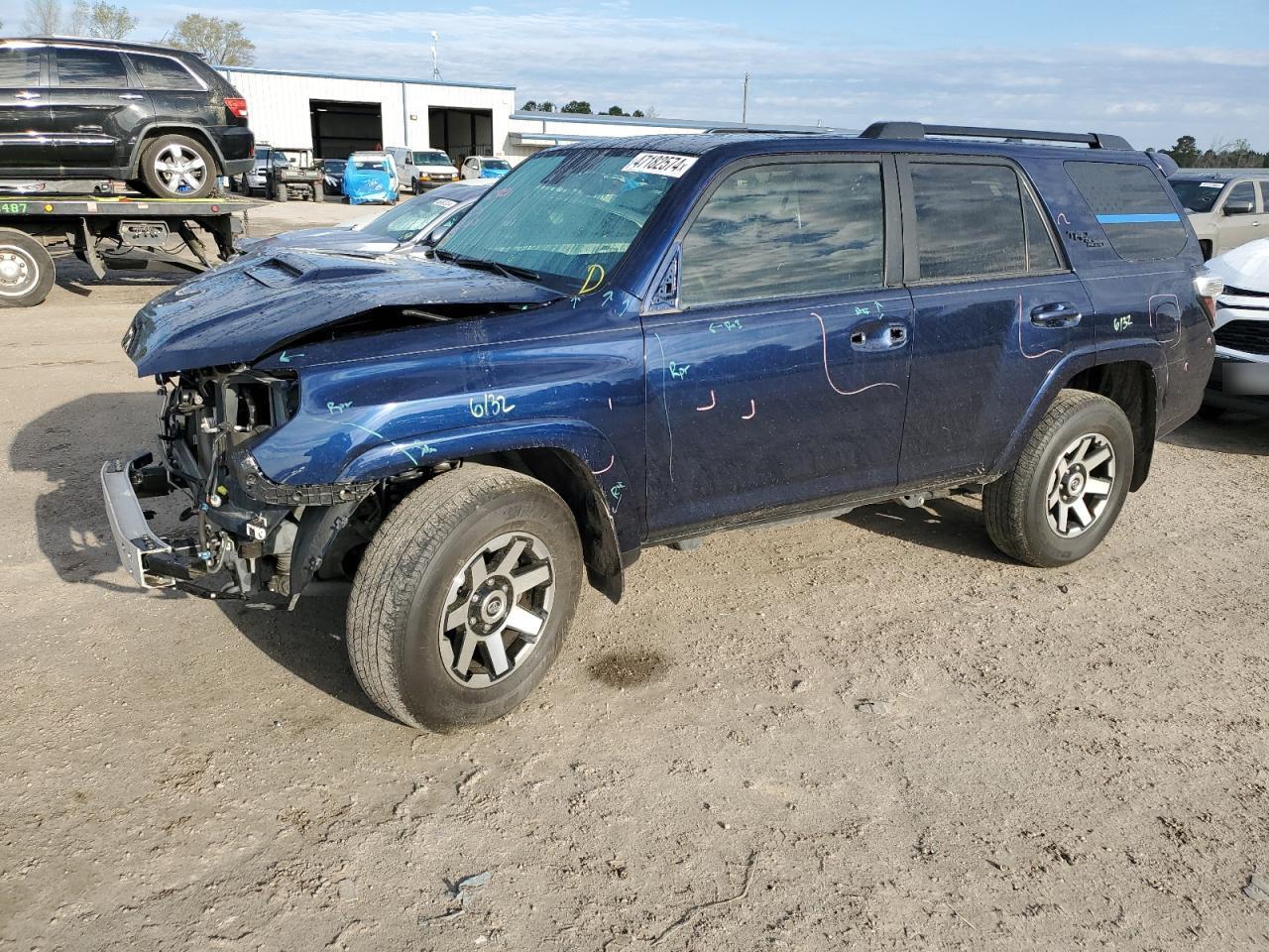 2022 TOYOTA 4RUNNER SR