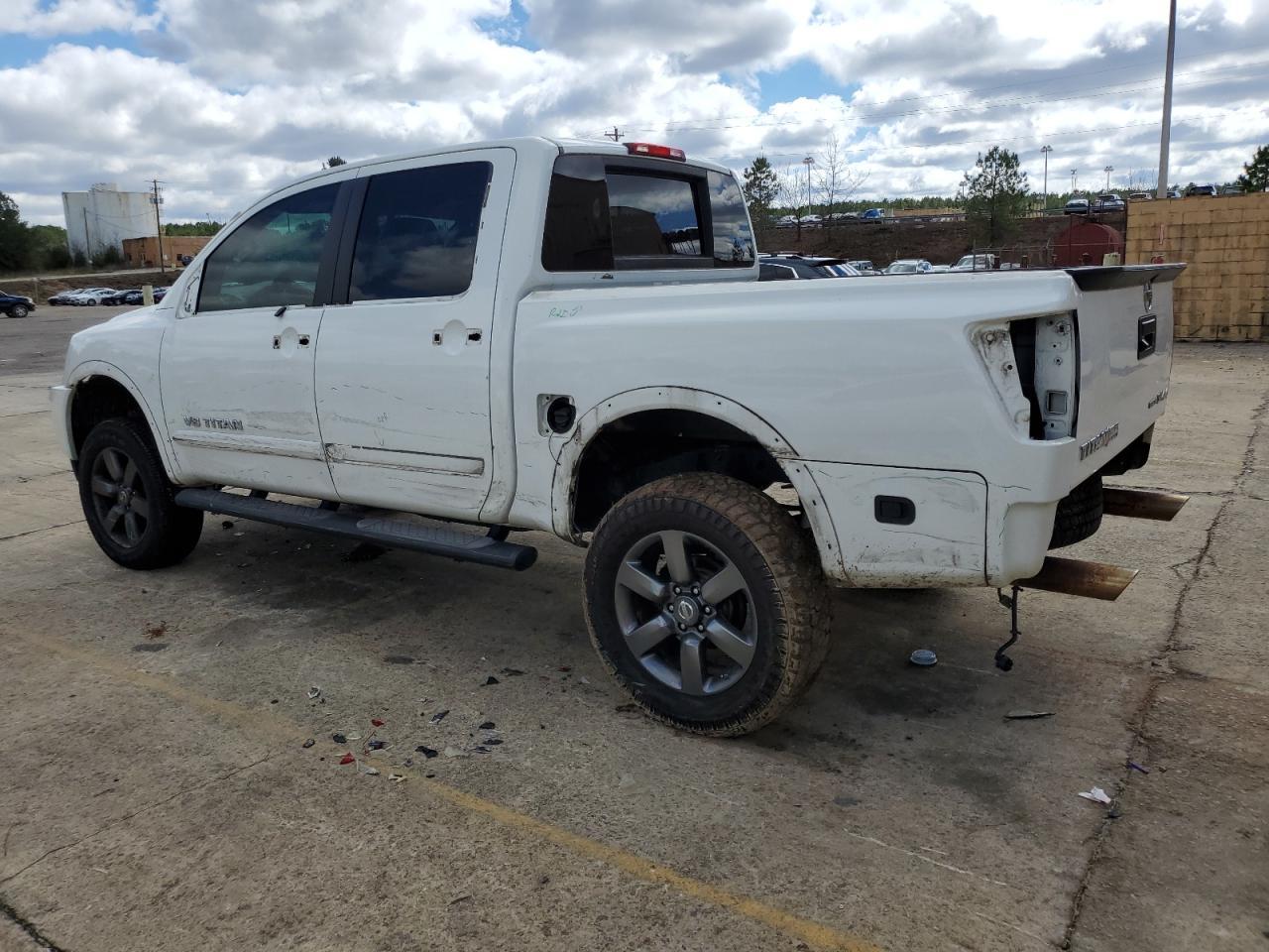 2015 NISSAN TITAN S - Фото 2