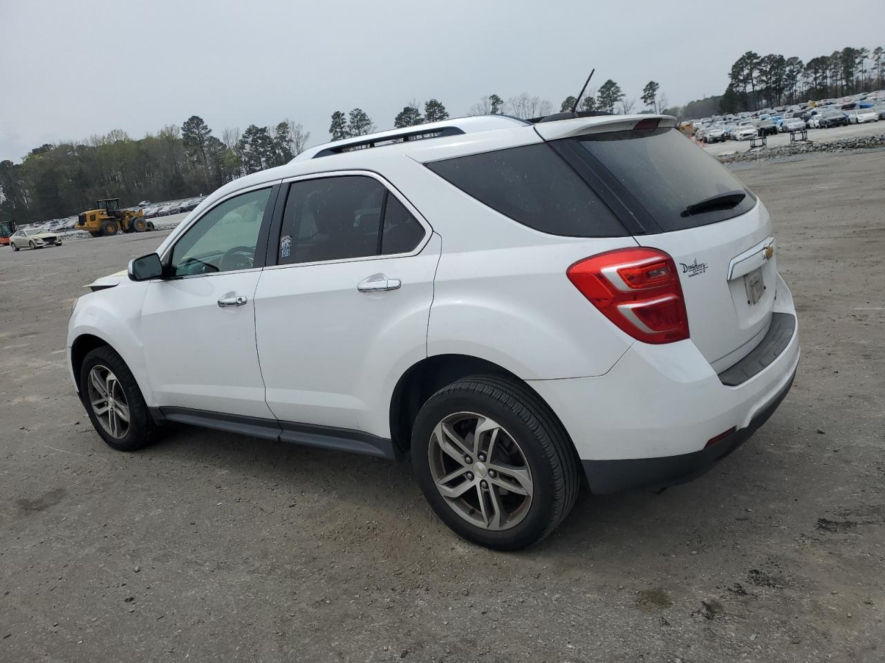 2016 CHEVROLET EQUINOX LT - Image 2