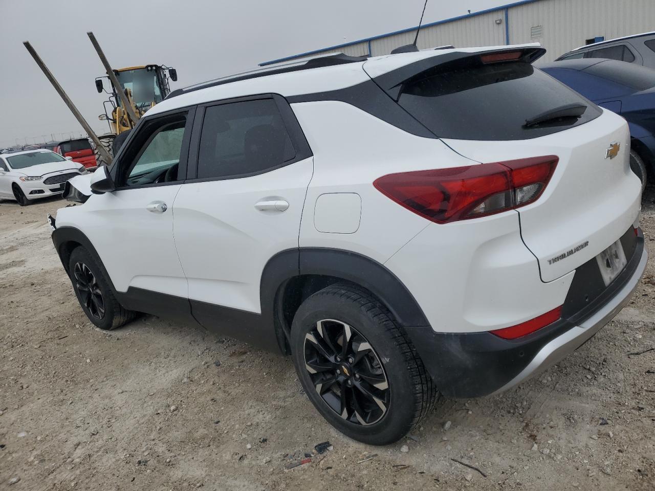 2021 CHEVROLET TRAILBLAZE - Image 2