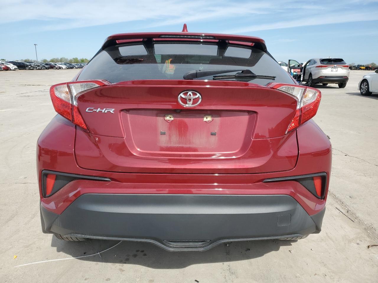 2019 TOYOTA C-HR XLE - Image 6