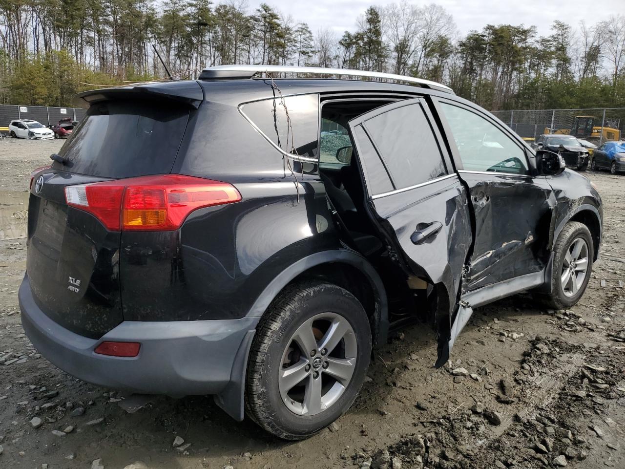 2015 TOYOTA RAV4 XLE - Фото 3