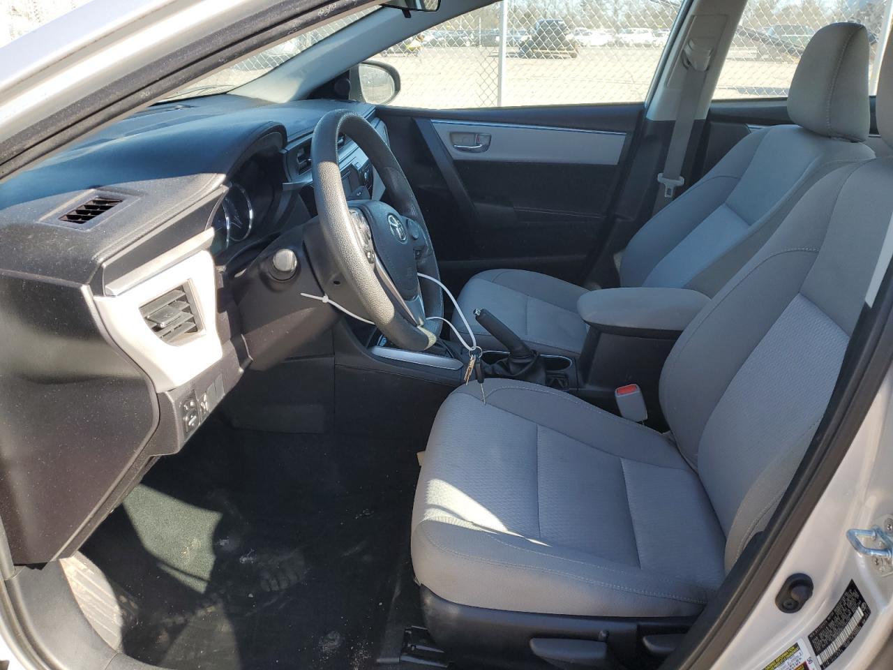 2015 TOYOTA COROLLA L - Фото 7