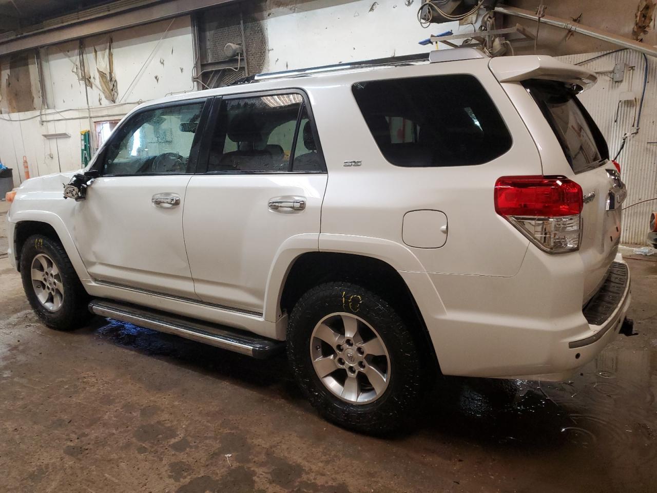 2011 TOYOTA 4RUNNER SR - Image 2