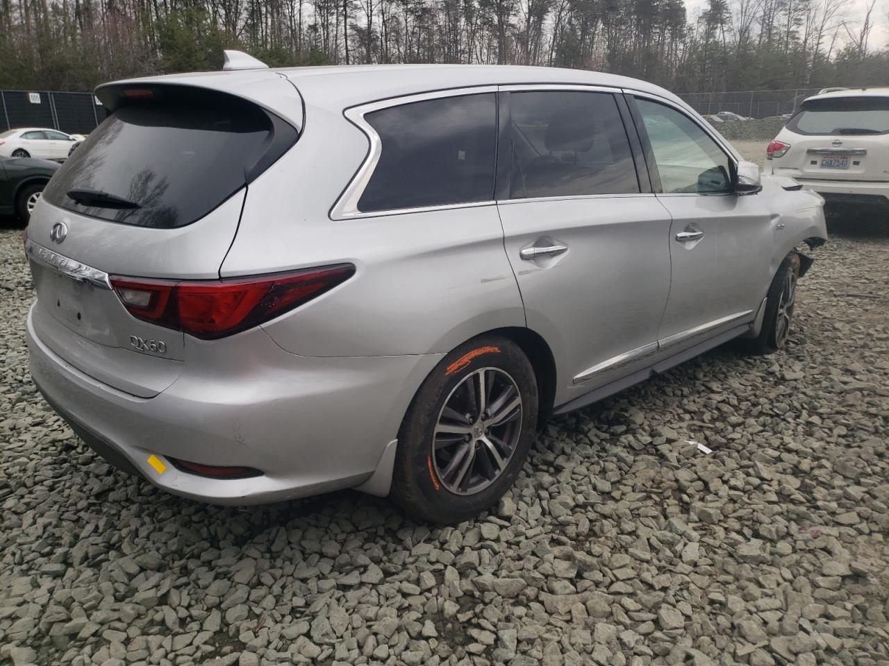 2019 INFINITI QX60 LUXE - Image 3