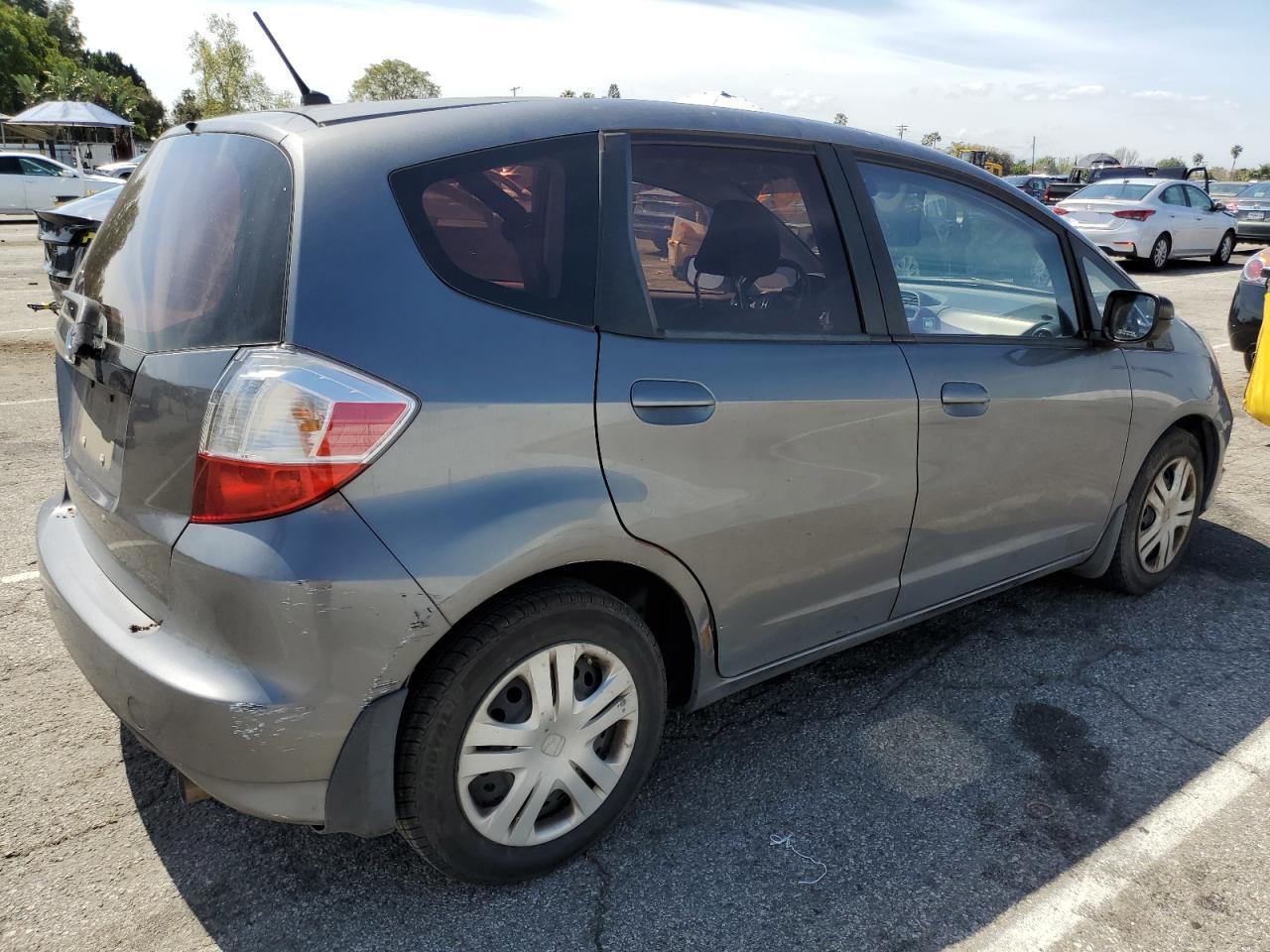 2011 HONDA FIT - Фото 3