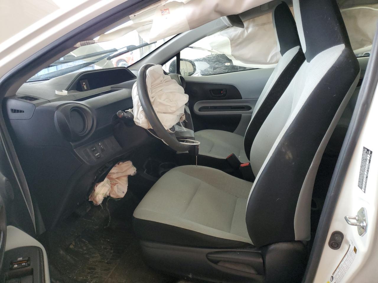2013 TOYOTA PRIUS C - Фото 7