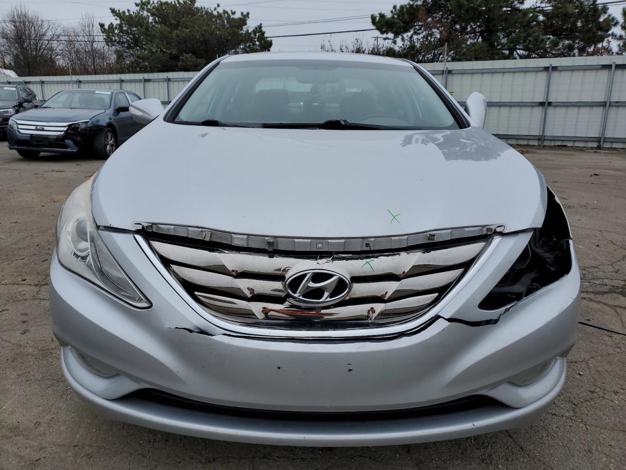 2011 HYUNDAI SONATA SE - Image 5