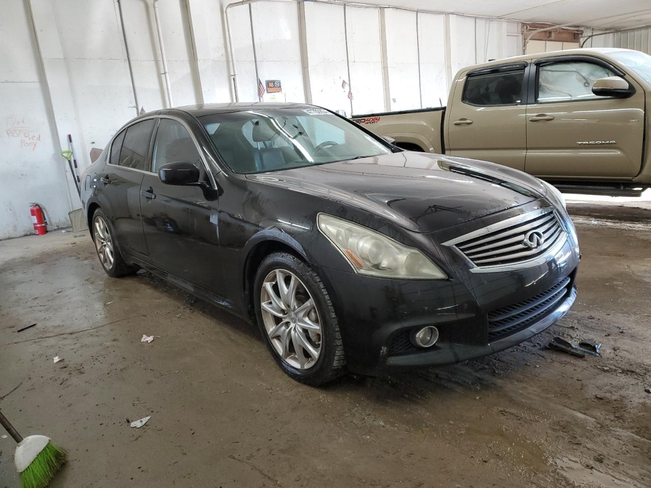 2012 INFINITI G37 BASE - Image 4