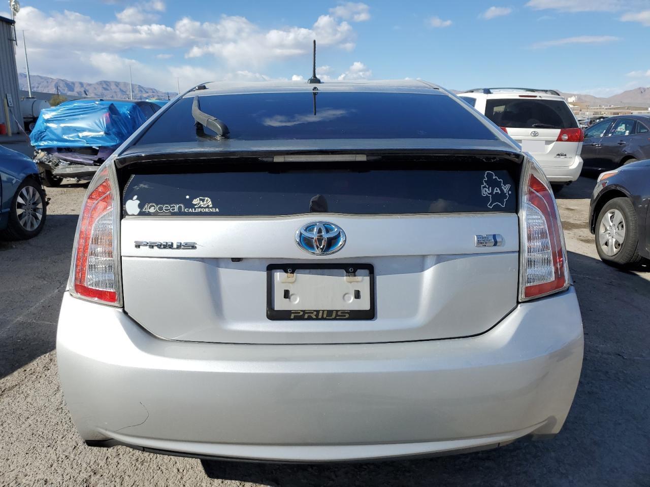2015 TOYOTA PRIUS - Фото 6
